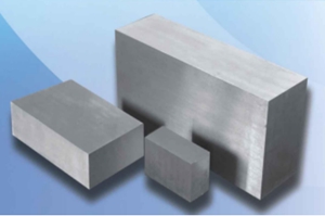 Microcrystalline nanoporous aluminum alloy